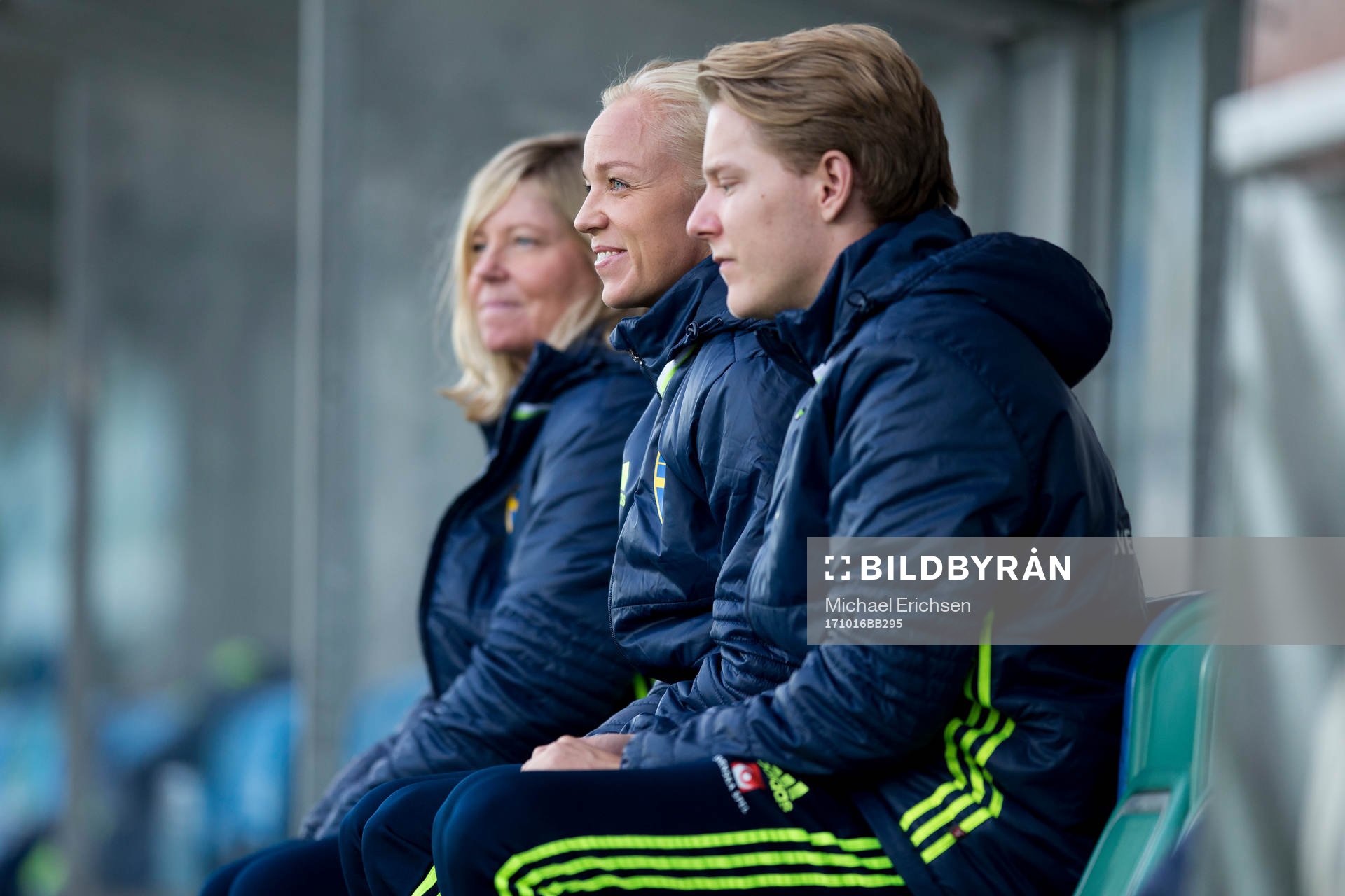 Caroline Seger på bänken