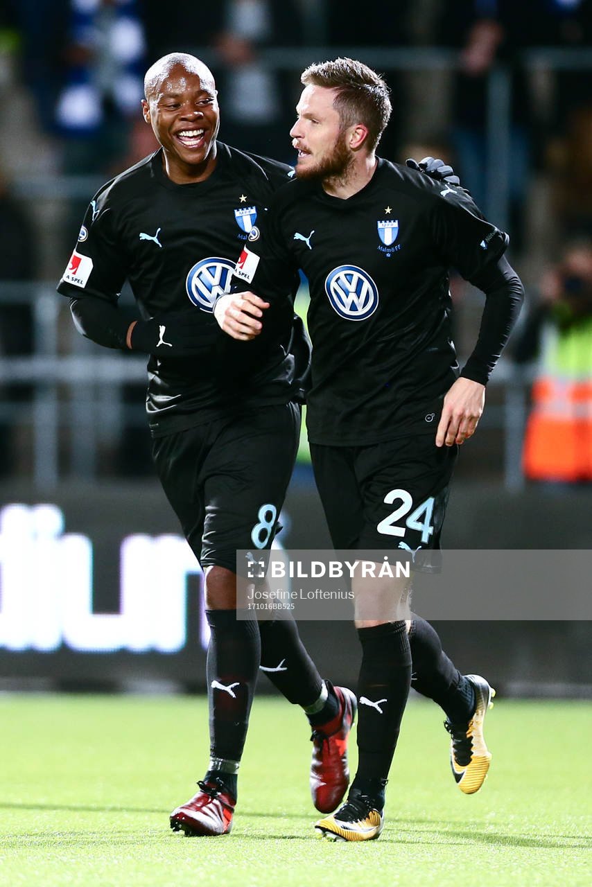 Malmö FFs Carlos Strandberg och Lasse Nielsen jublar