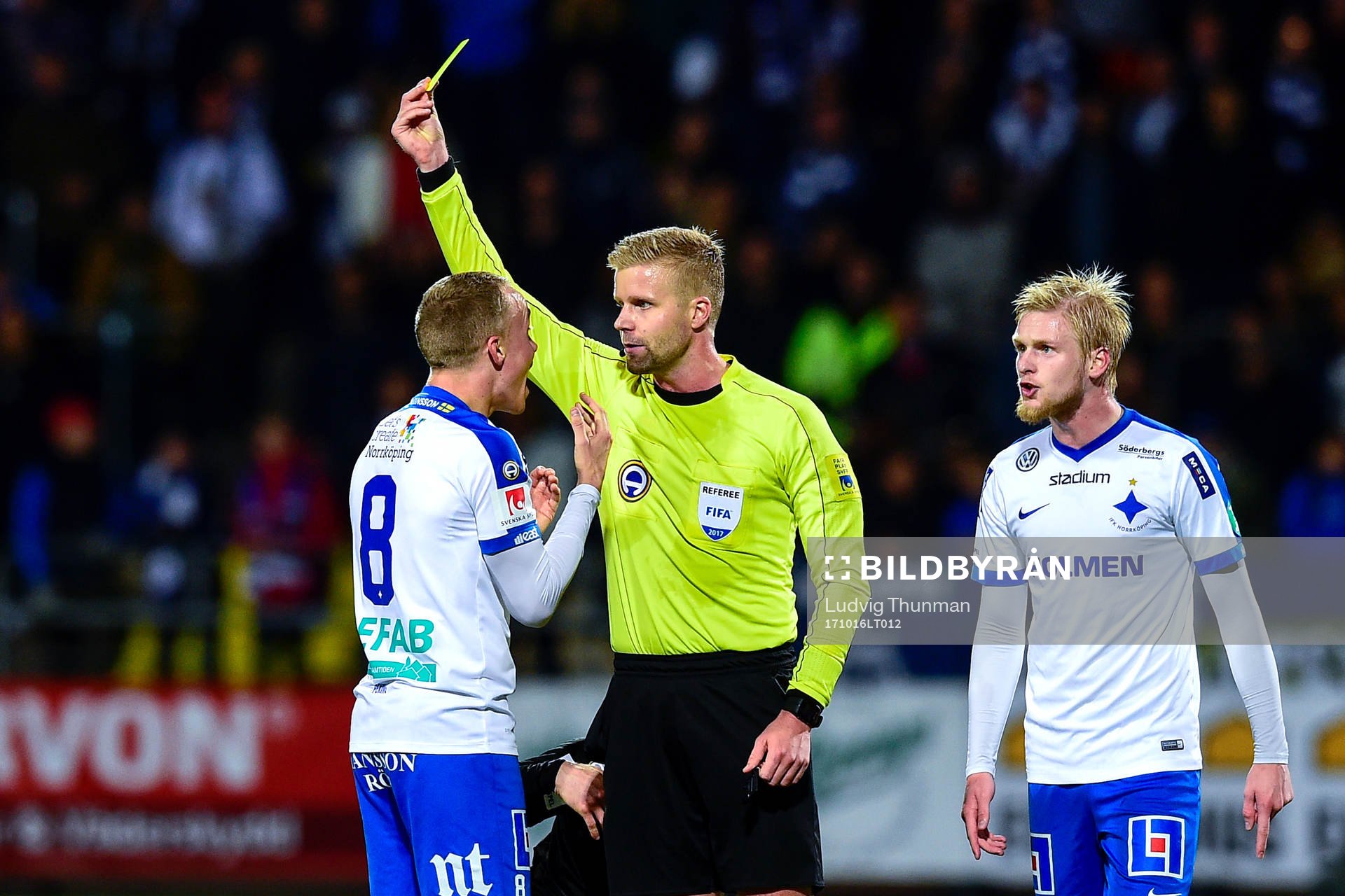 Norrköpings Gudmundur Thorarinsson får gult kort