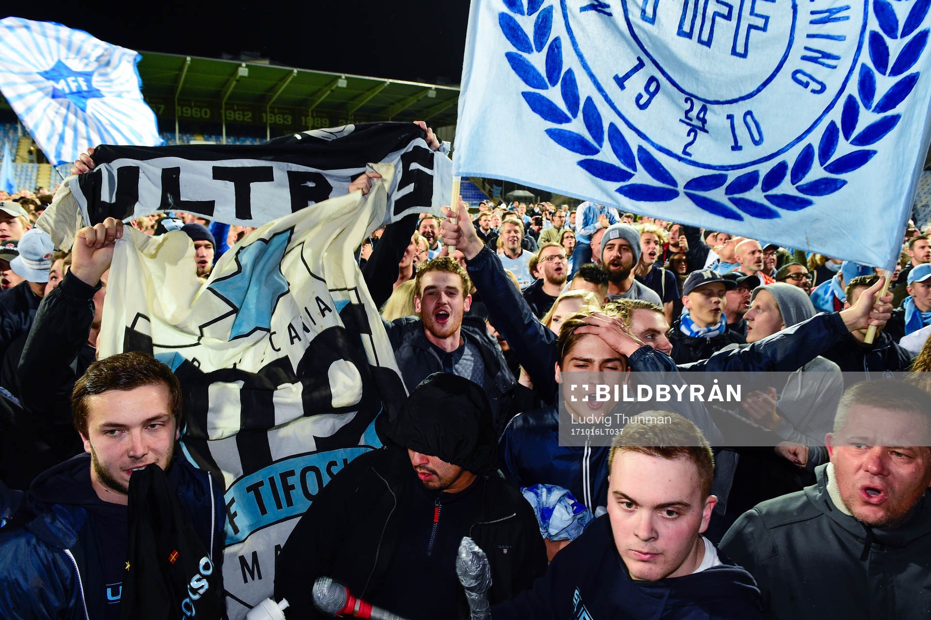 Malmö FFs supportrar jublar