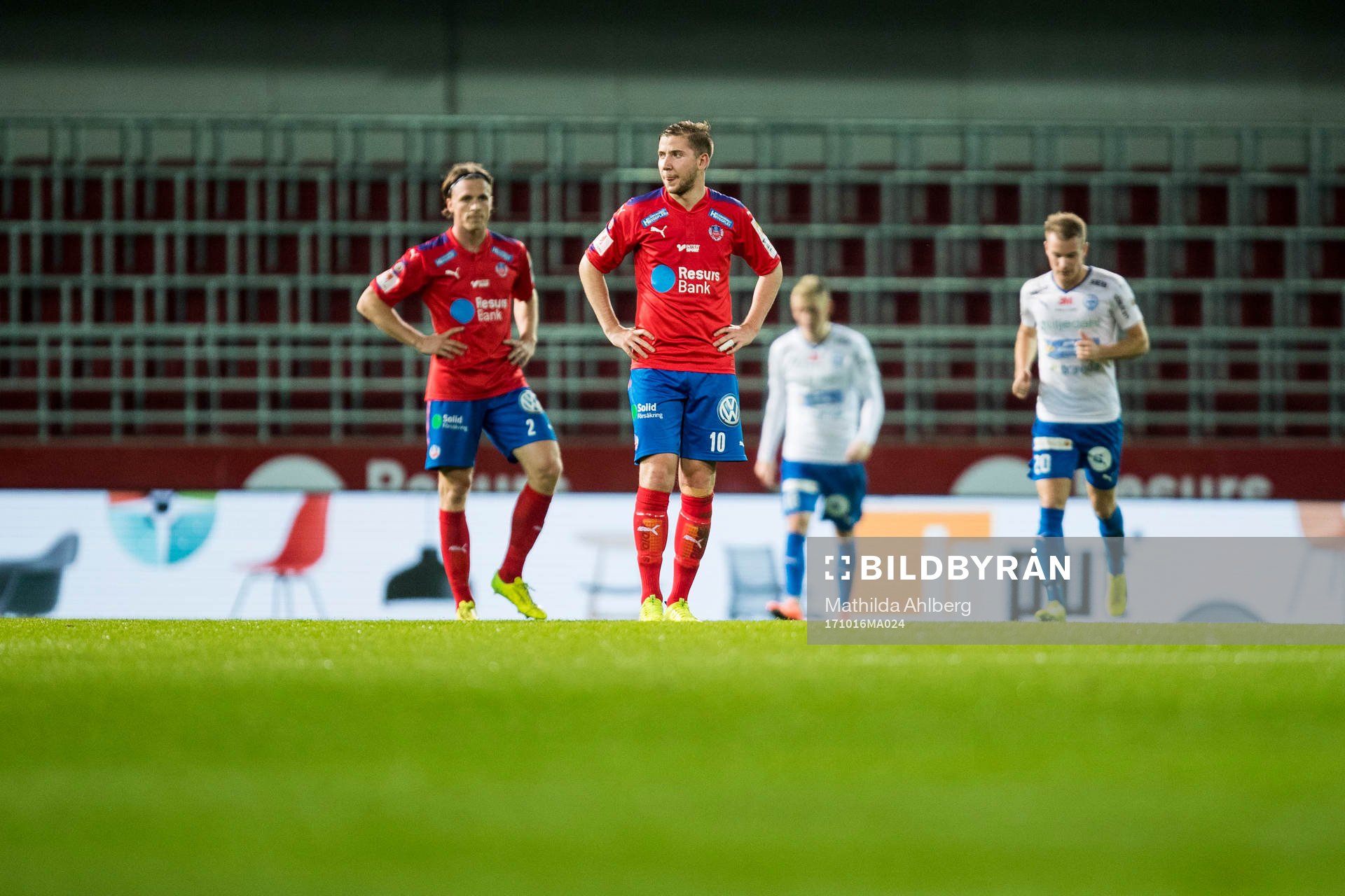 Helsingborgs Carl Johansson och Darijan Bojanic deppar