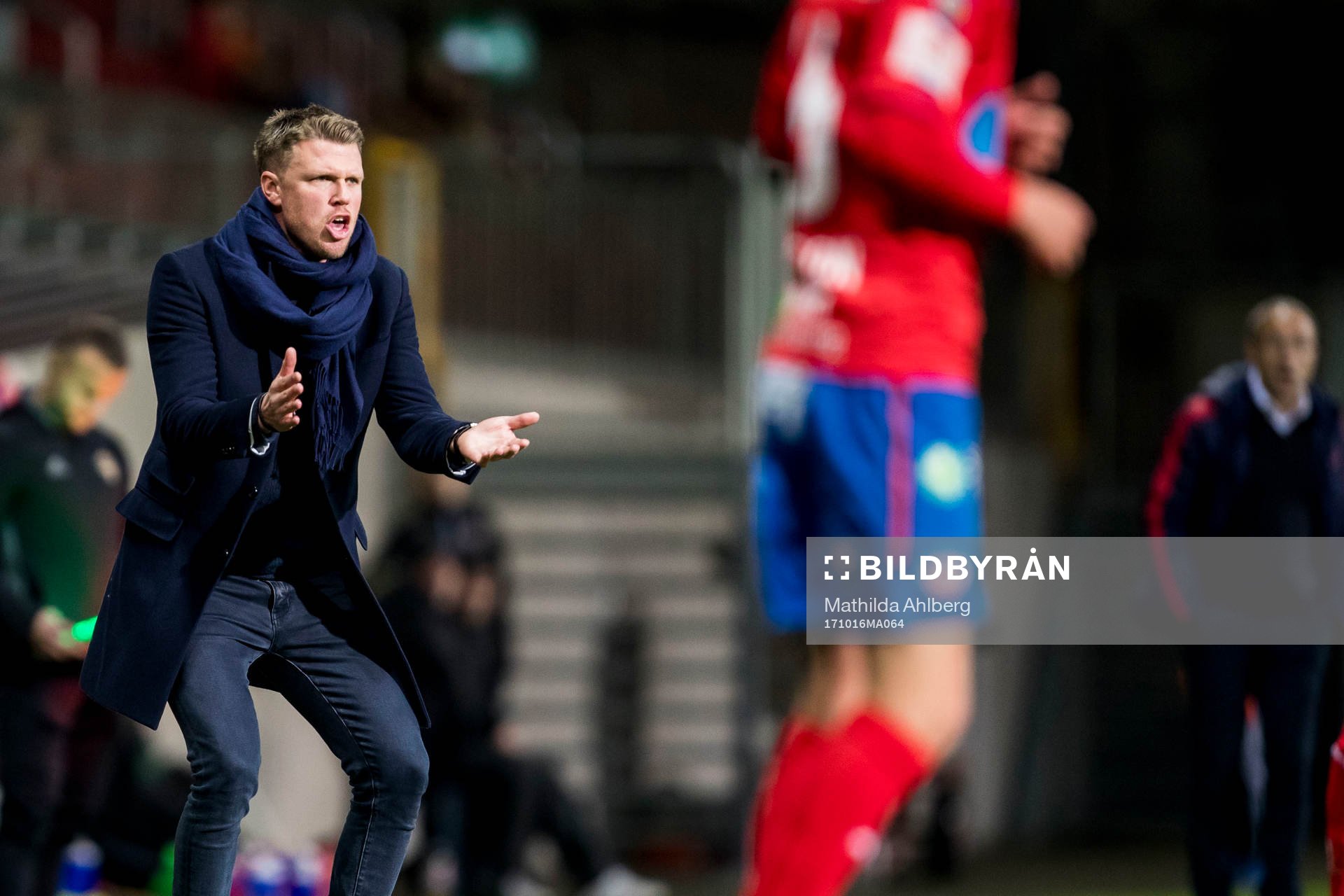 Värnamos tränare Christian Järdler under fotbollsmatchen i Superettan mellan Helsingborg och Värnamo den 16 oktober 2017 i Helsingborg.
