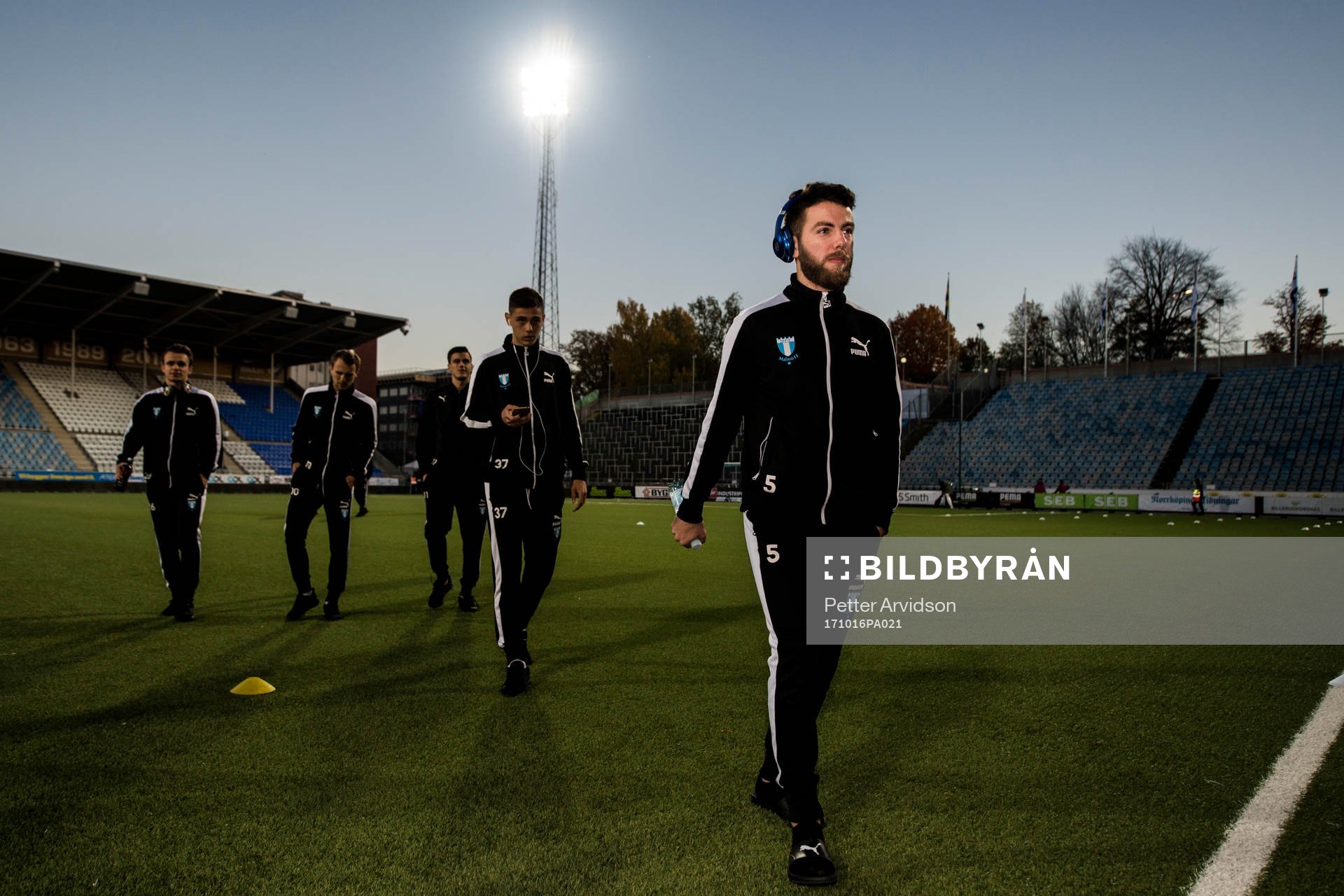 Malmö FFs Erdal Rakip och Dennis Hadzikadunic är ute och