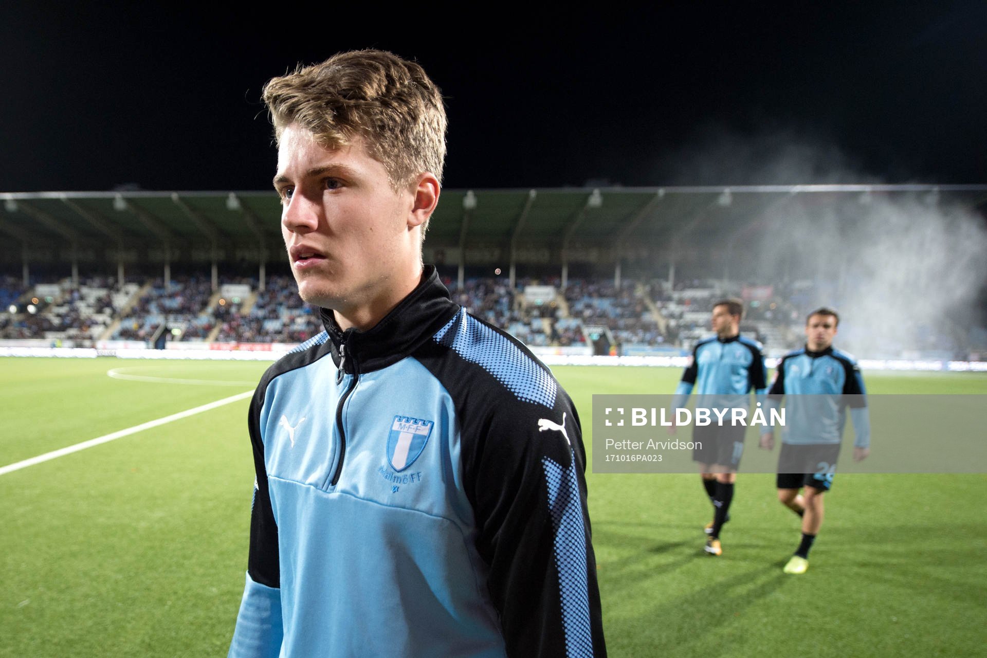 Malmö FFs Mattias Svanberg lämnar planen