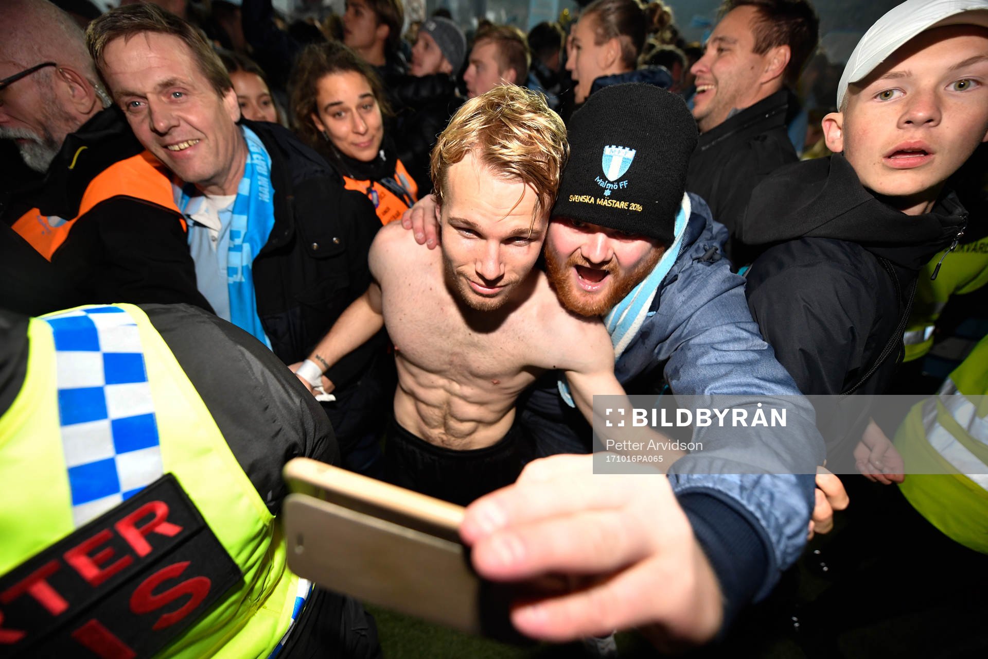 Malmö FFs Oscar Lewicki jublar
