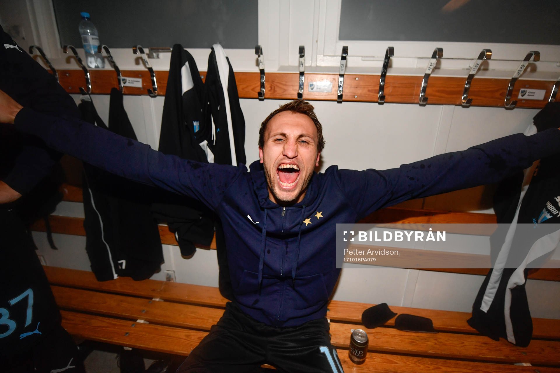 Malmö FFs Magnus Wolff Eikrem jublar efter fotbollsmatchen i Allsvenskan mellan Norrköping och Malmö FF den 16 oktober 2017 i Norrköping.