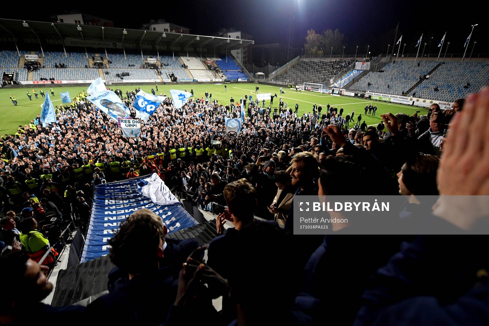 Malmö FFs spelare och supportrar jublar