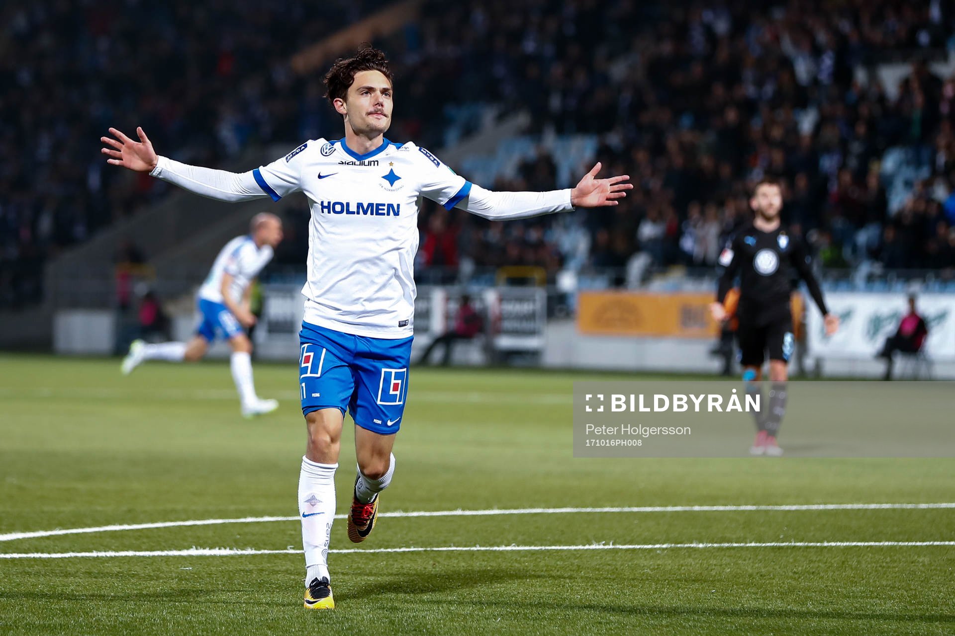 Norrköpings David Moberg Karlsson jublar