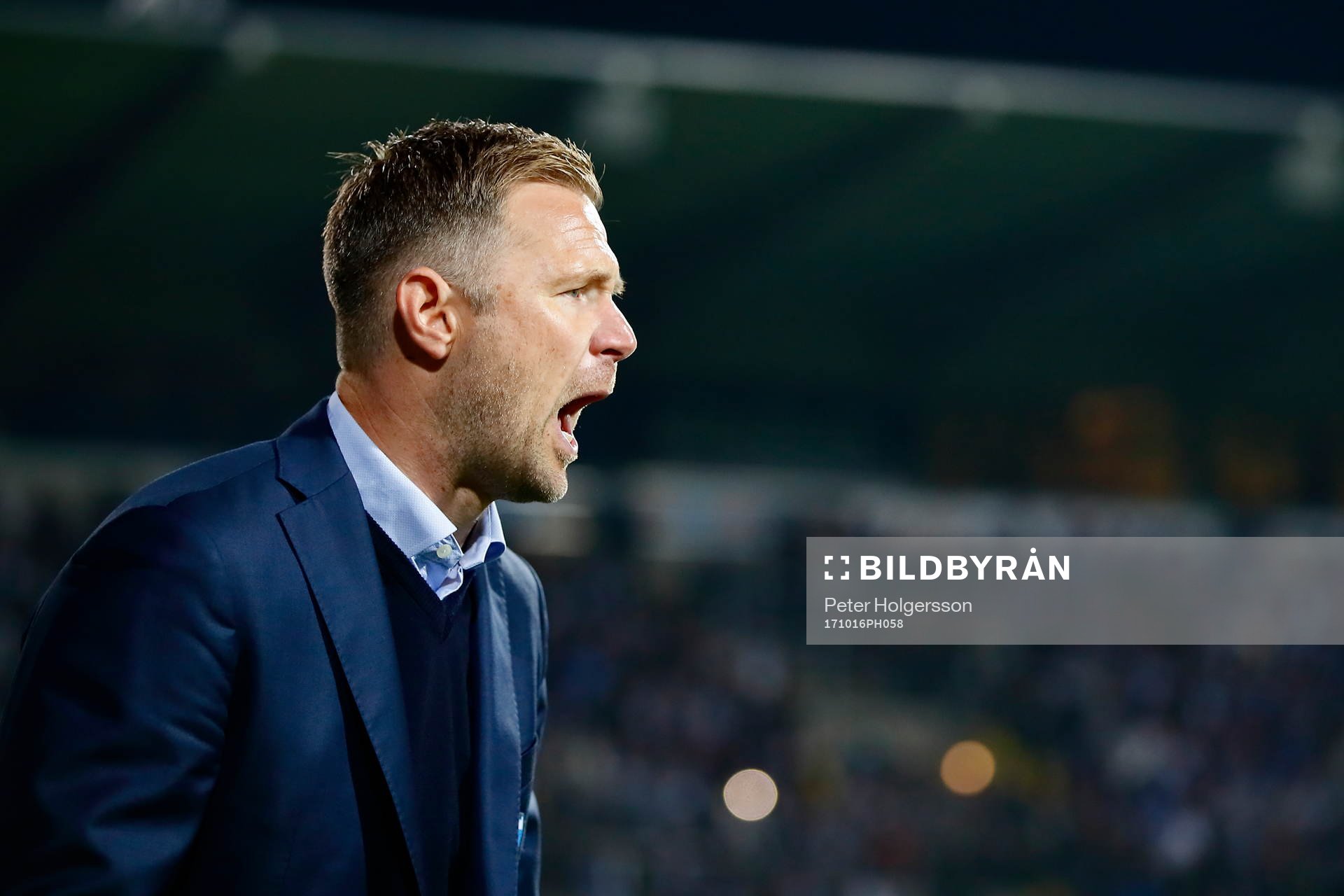 Malmös FFs tränare Magnus Pehrsson reagerar