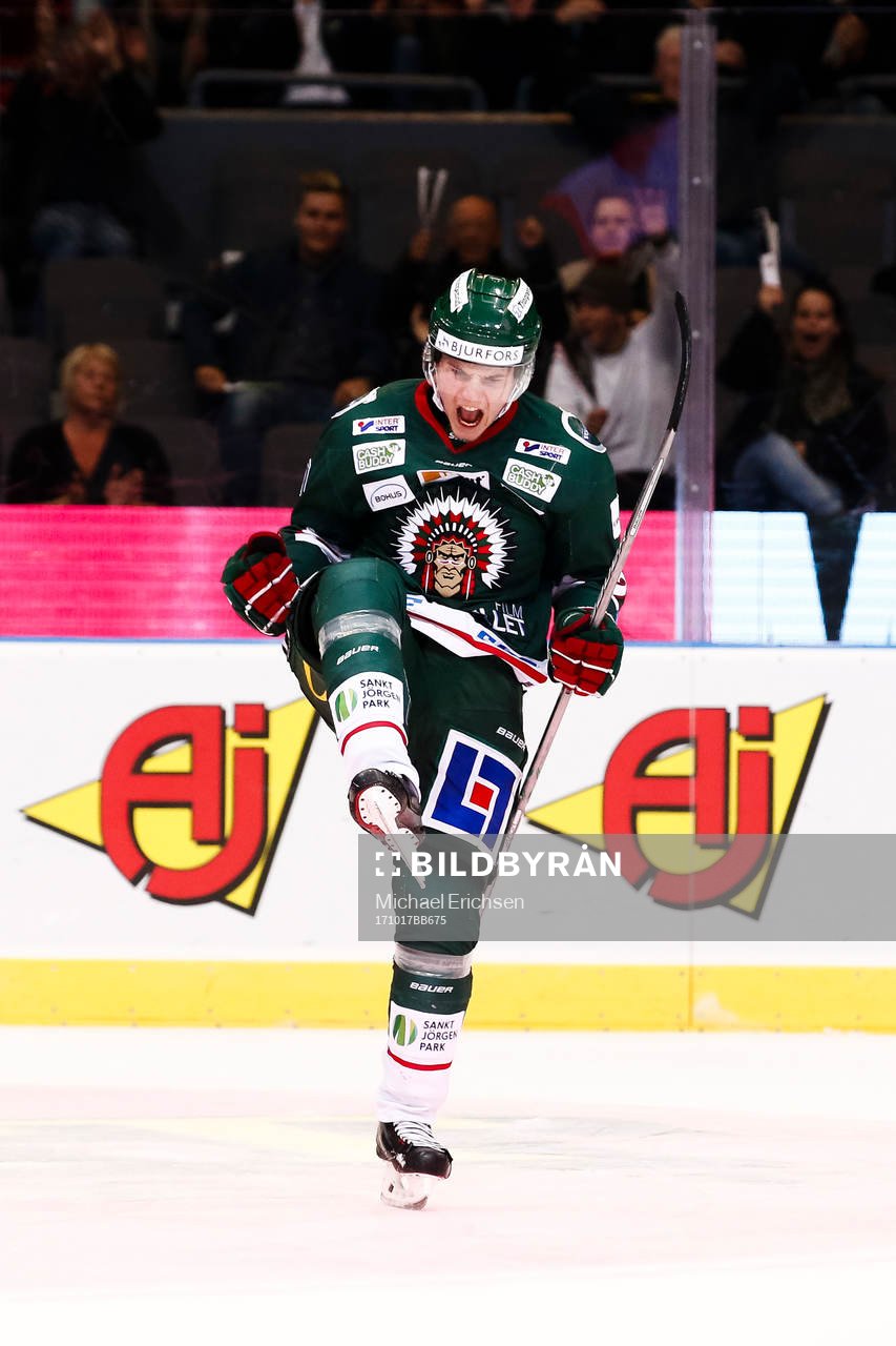 Frölundas Lias Andersson jublar