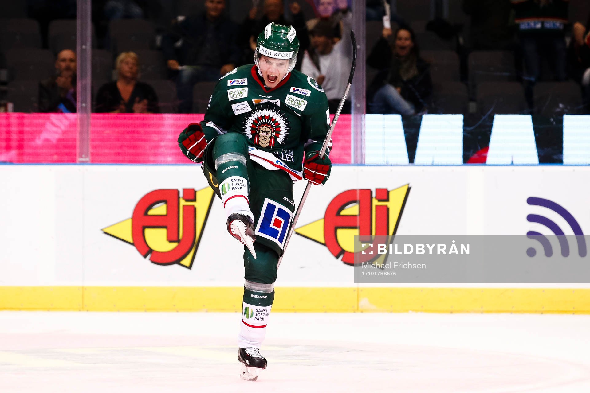 Frölundas Lias Andersson jublar