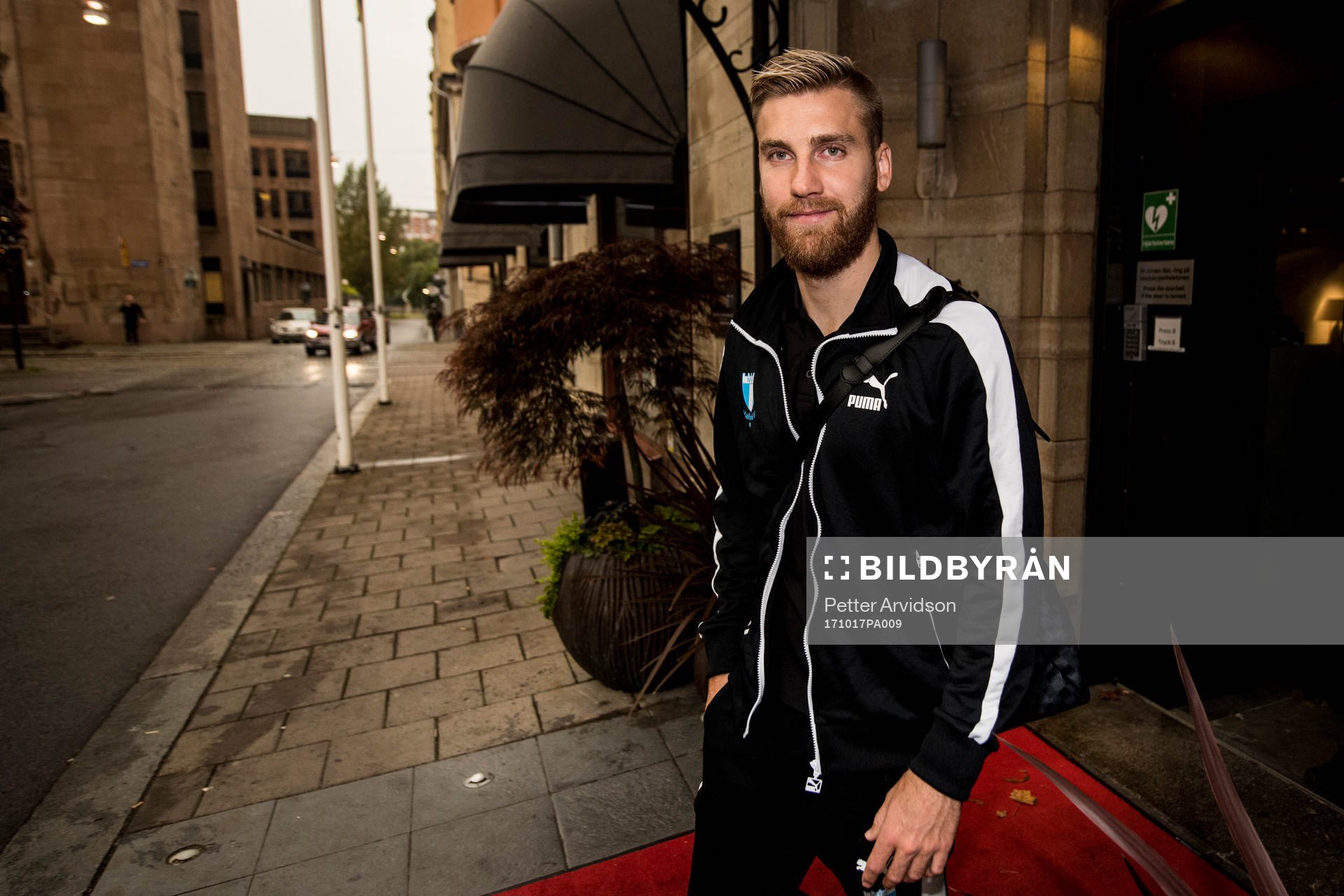 Rasmus Bengtsson när Malmö FF lämnar Norrköping