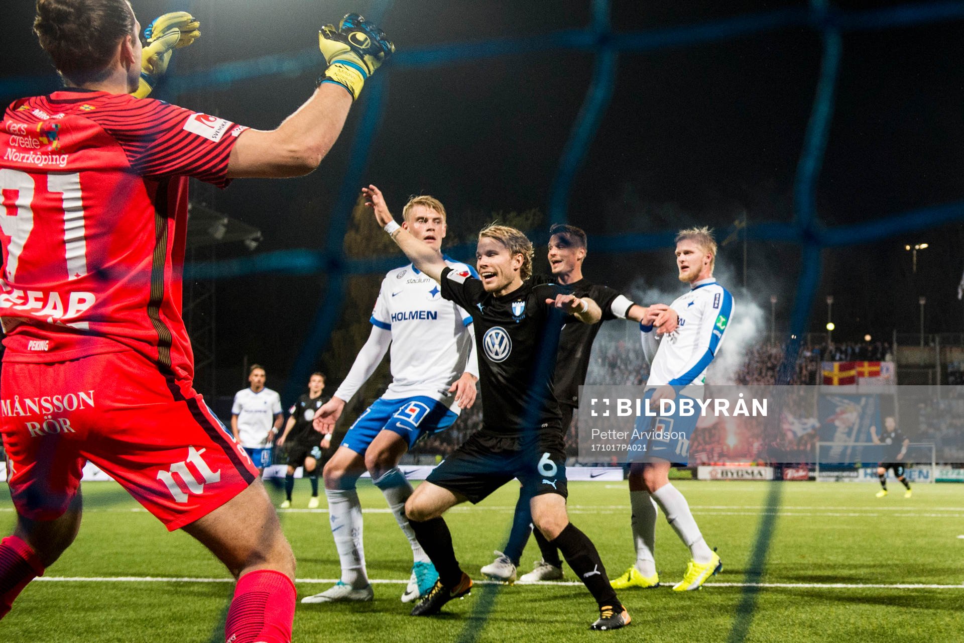 Malmö FFs Oscar Lewicki jublar