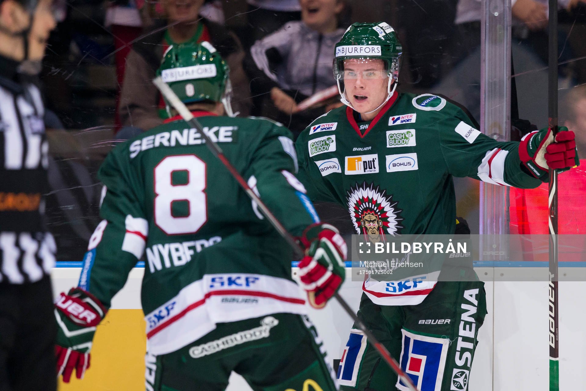 Frölundas Victor Olofsson jublar ihop med John Nyberg