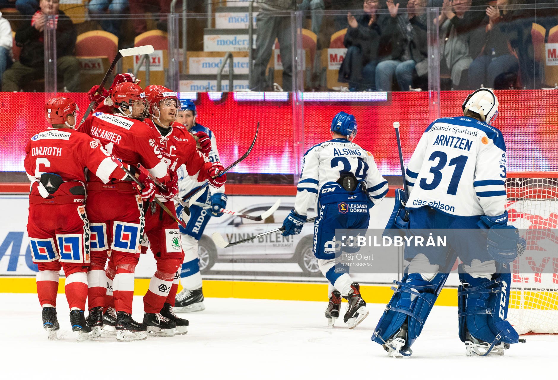 Timrås Filip Hållander jublar