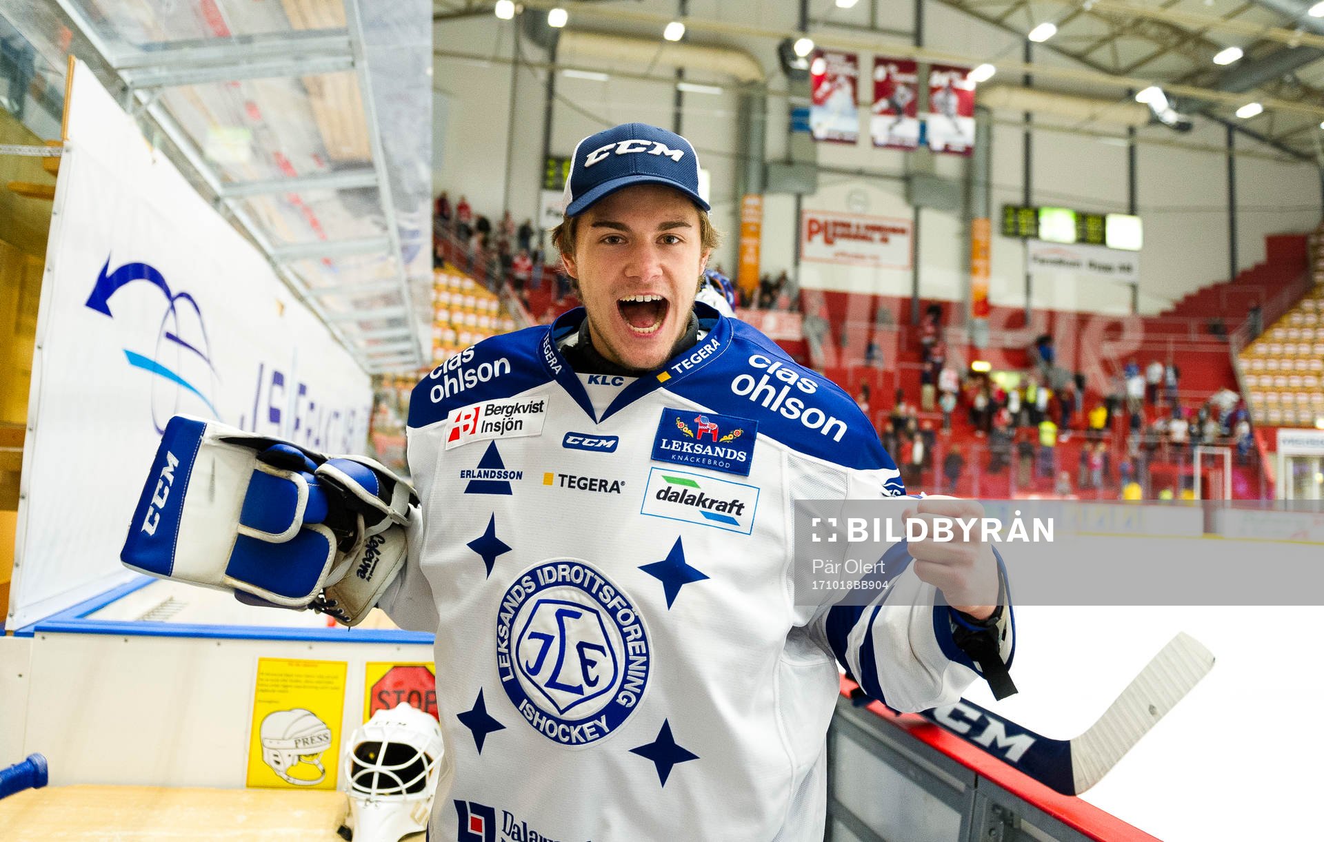 Leksands målvakt David Otter jublar