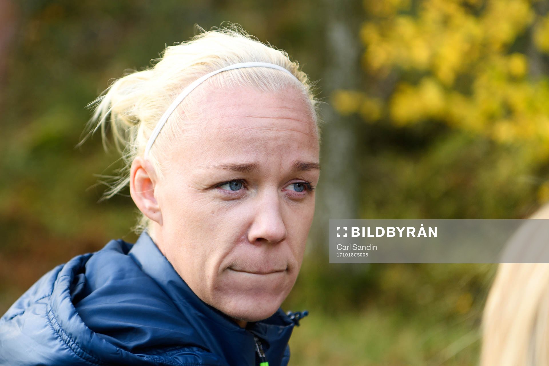 Caroline Seger blir intervjuad efter en träning med det svenska damlandslaget i fotboll den 18 oktober 2017 i Göteborg.