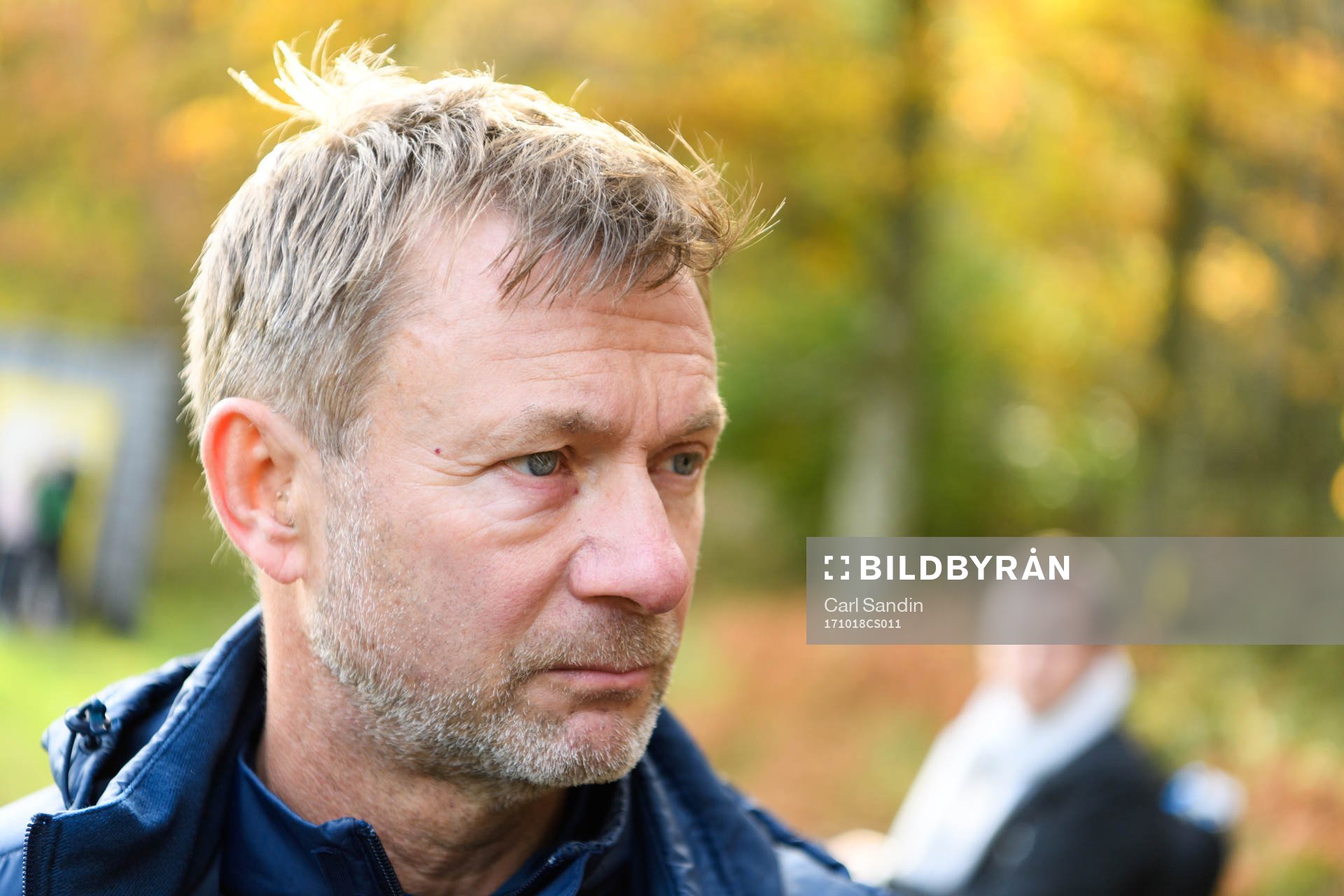 Förbundskapten Peter Gerhardsson blir intervjuad efter en träning med det svenska damlandslaget i fotboll den 18 oktober 2017 i Göteborg.