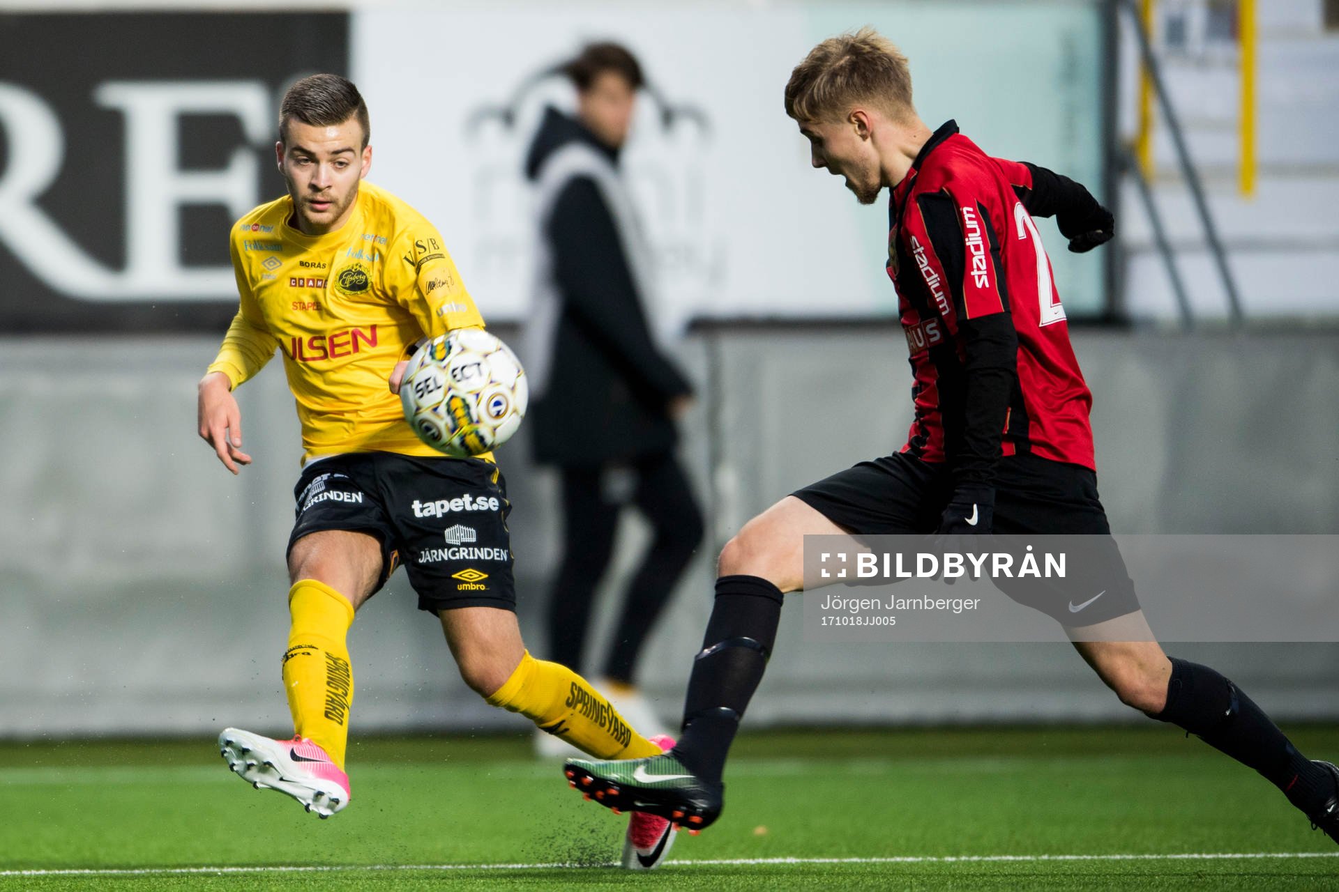 Elfsborgs Oscar Iglicar Berntsson och Brommapojkarnas Simon