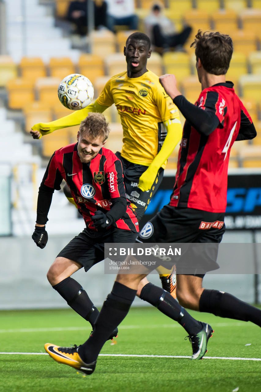 Brommapojkarnas Simon Hirvonen och Elfsborgs Marokhy Ndione
