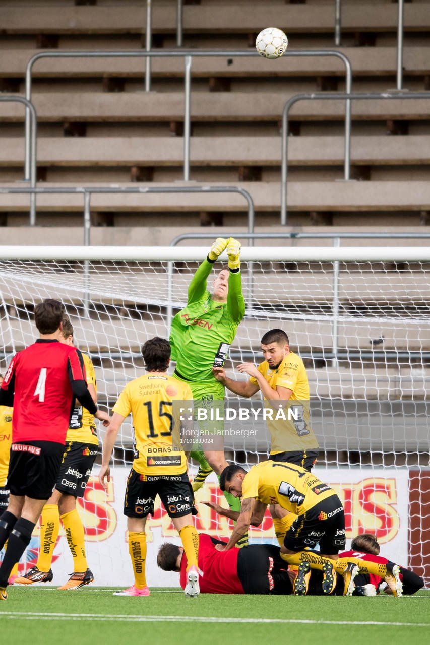 Kamp i Elfsborgs straffområde då målvakt David Olsson