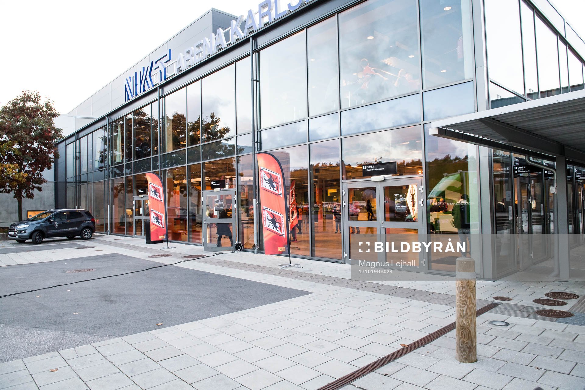 NKT arena utvändigt innan ishockeymatchen i SHL mellan