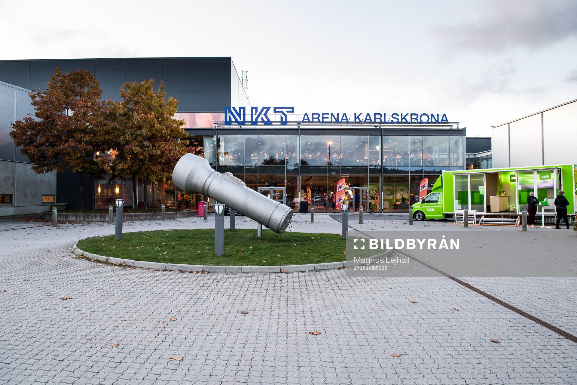 NKT arena utvändigt innan ishockeymatchen i SHL mellan