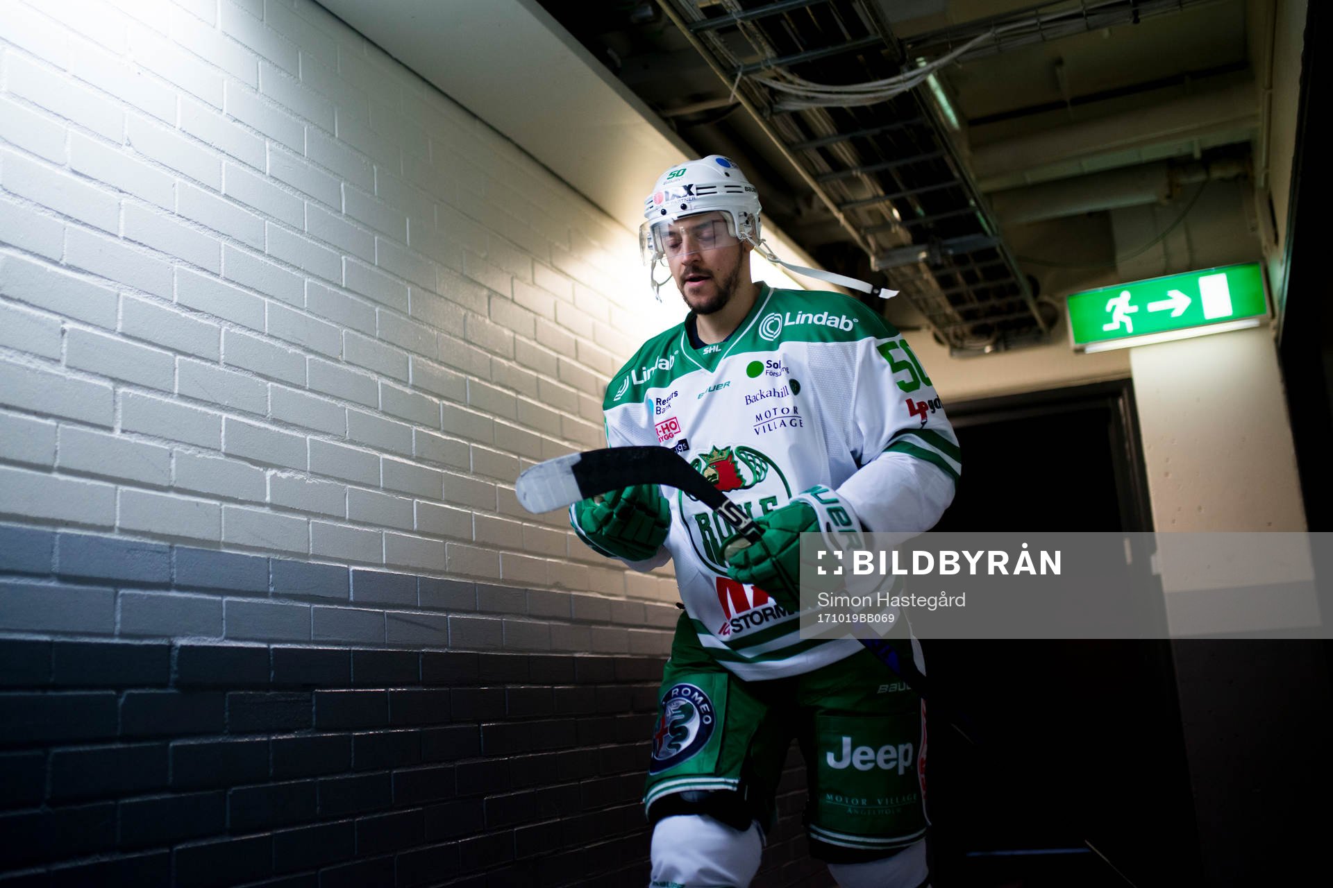 Rögles Juhamatti Aaltonen före ishockeymatchen i SHL