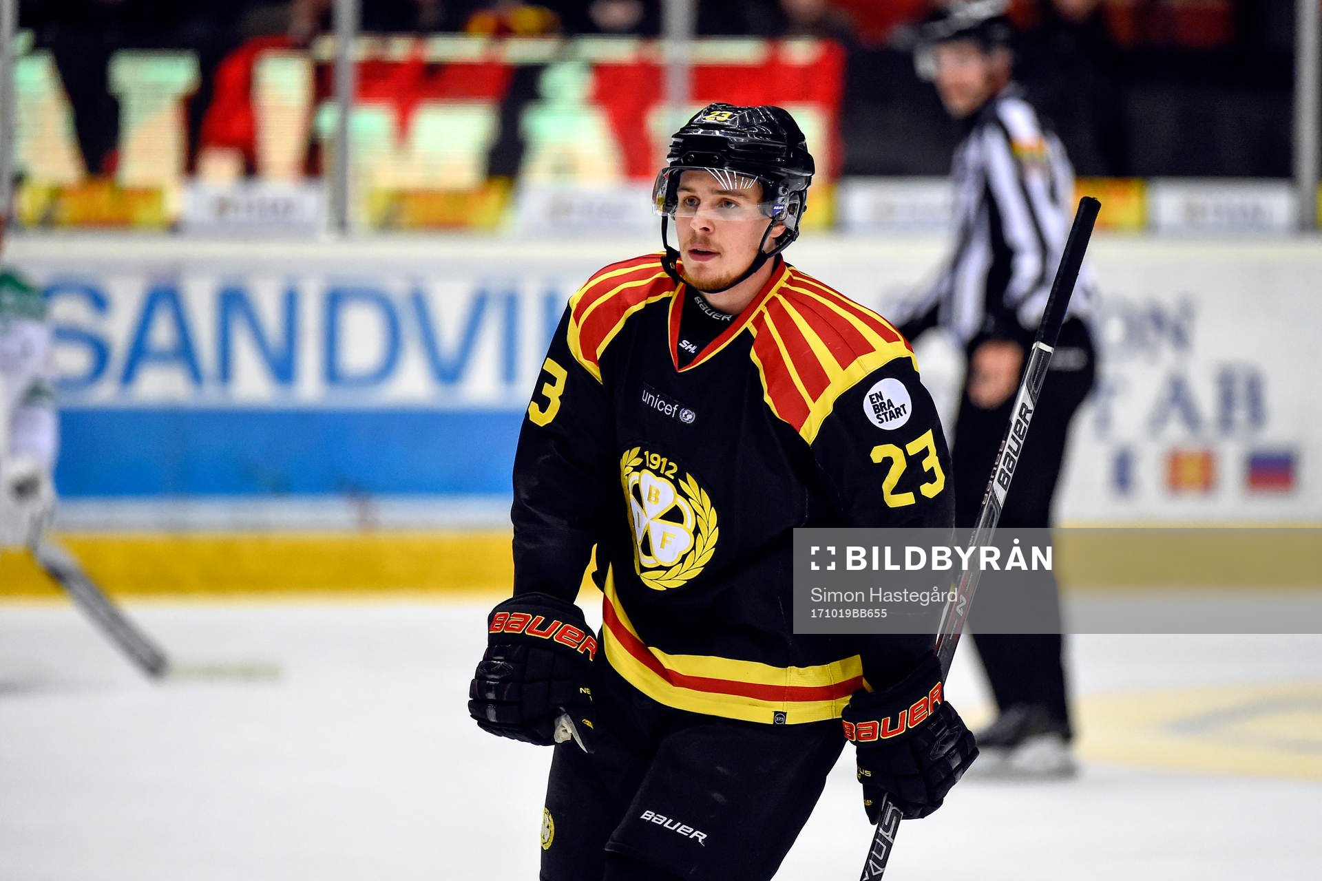 Brynäs Lucas Carlsson jublar