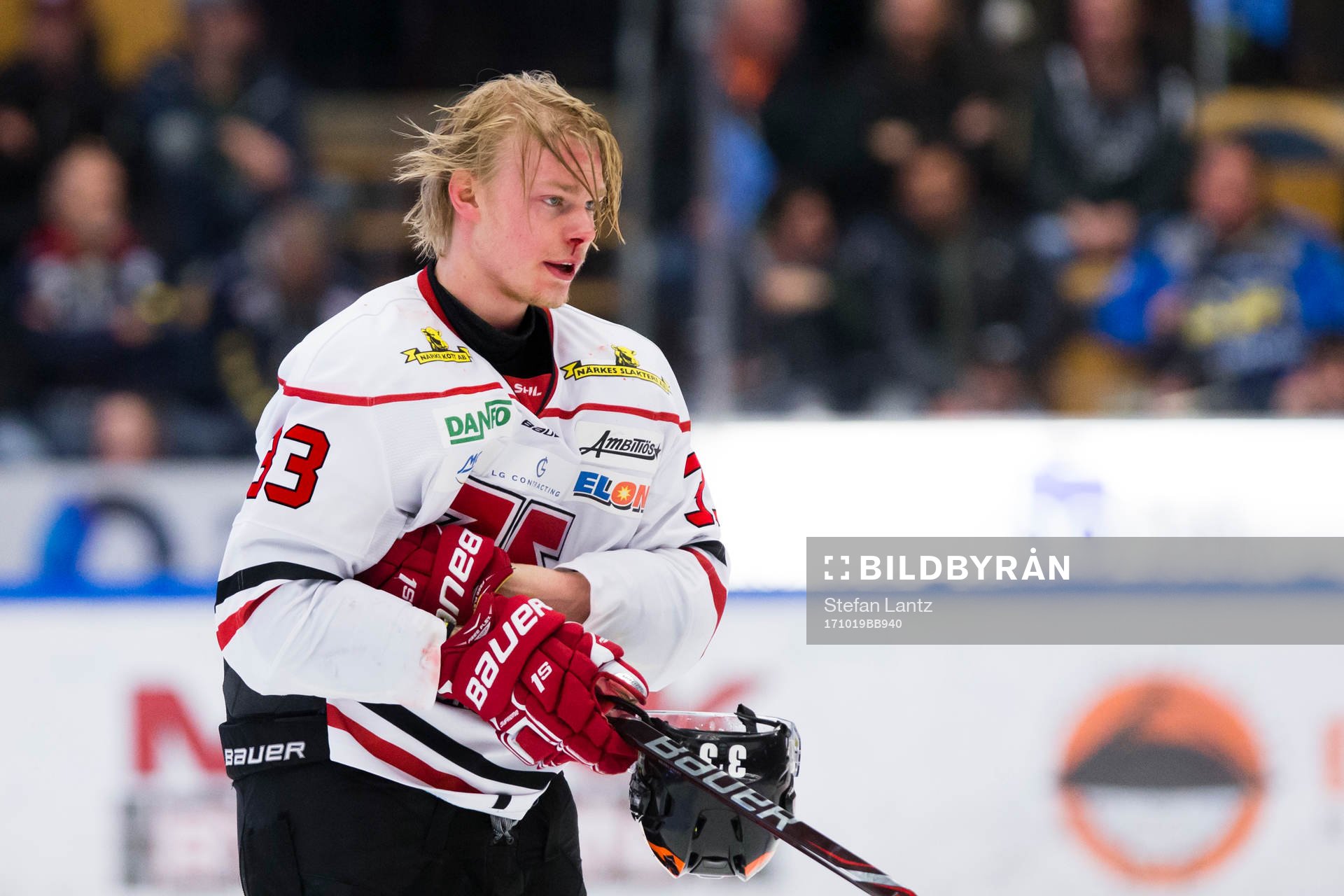 Örebros Christopher Mastomäki blöder från näsan