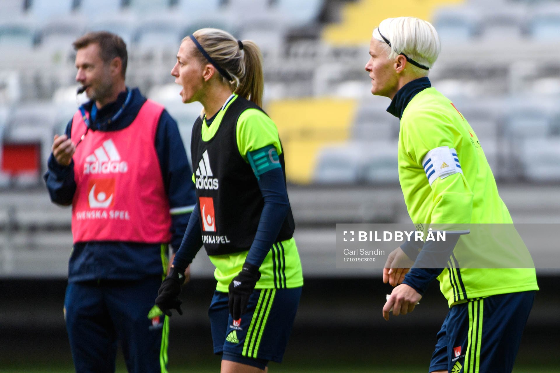 Linda Sembrant och Nilla Fischer med kaptensbindel