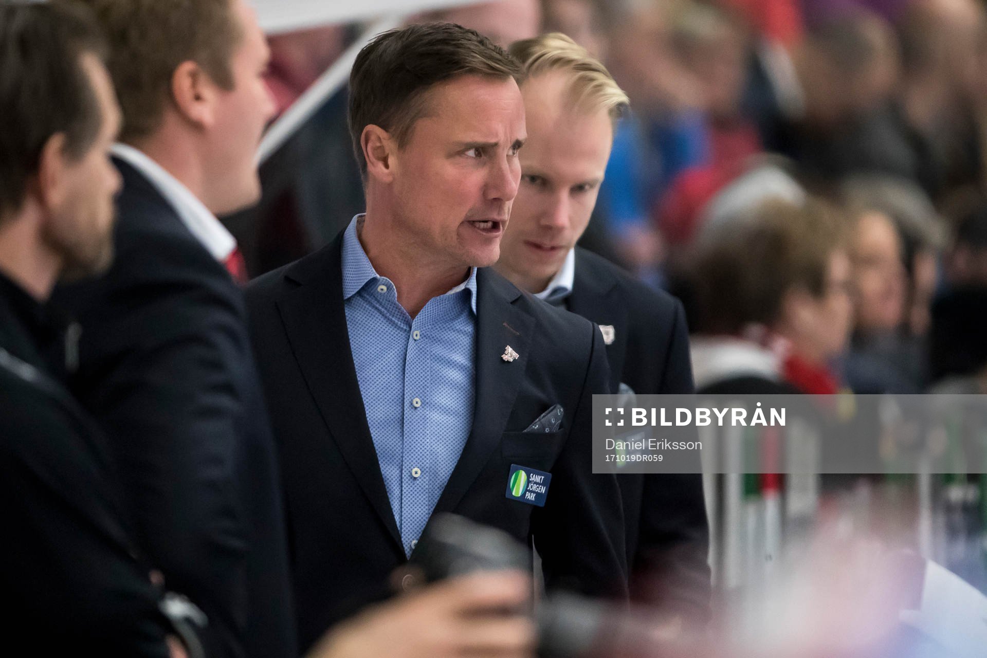 Frölundas tränare Roger Rönnberg  i ishockeymatchen i