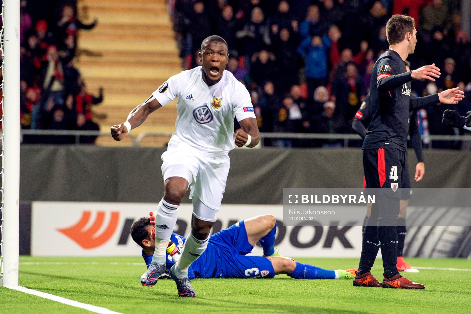 Östersunds Salisu Abdullahi Gero jublar
