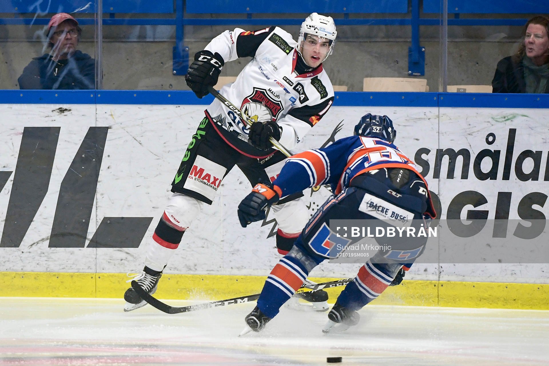 Malmö Redhawks Lukas Haudum och Växjös Arvid Lundberg