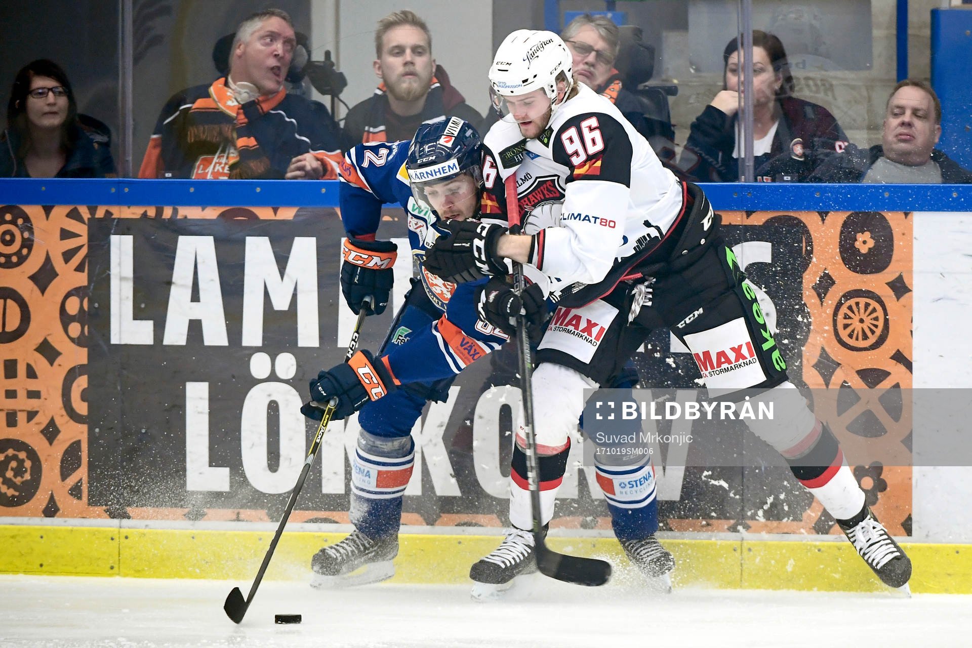 Växjös Arvid Lundberg och Malmö Redhawks Kim Rosdahl