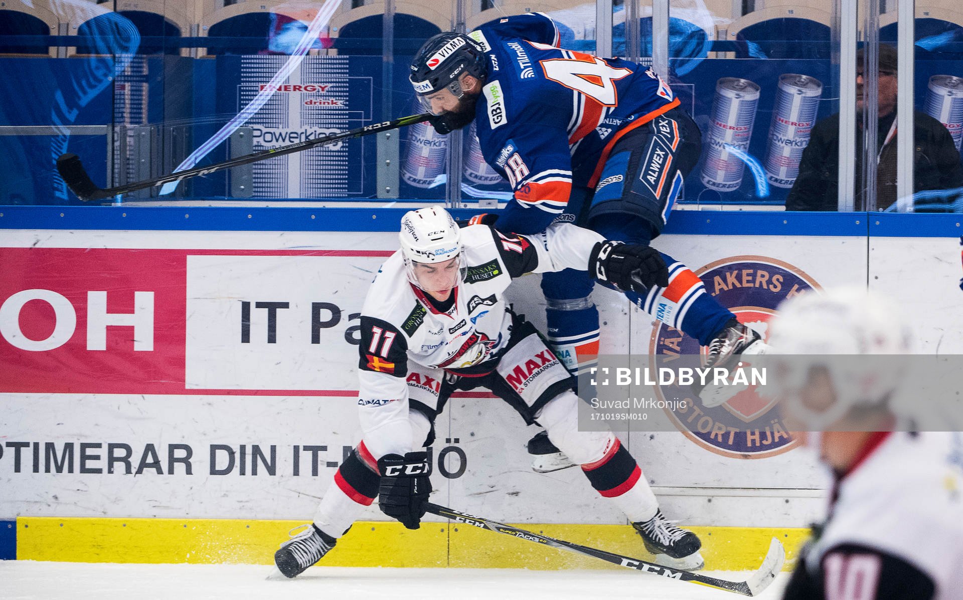 Växjös Daniel Rahimi och Malmö Redhawks Lukas Haudum