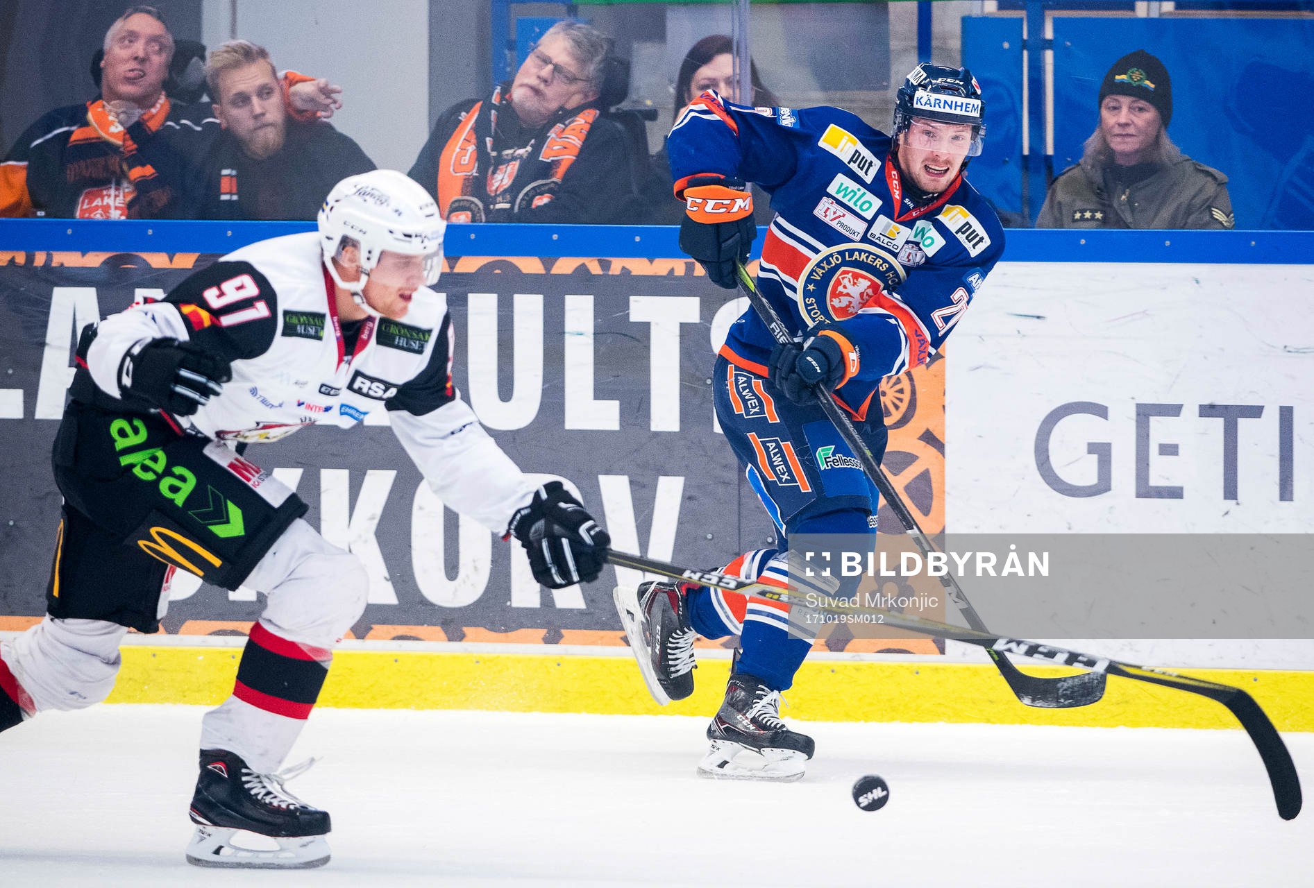 Växjös Martin Lundberg och Malmö Redhawks Max Görtz