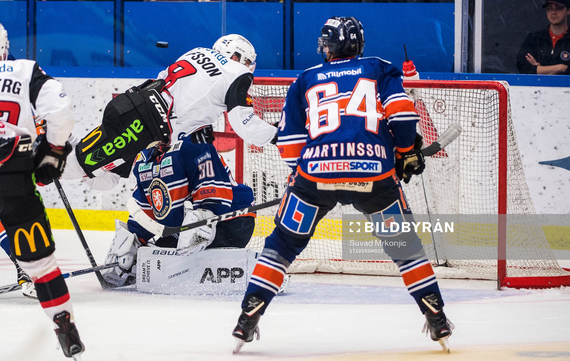 Malmö Redhawks Johan Olofsson gör 1-2 målet på Växjös