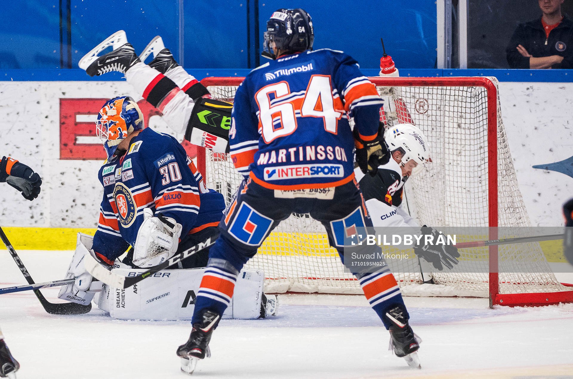 Malmö Redhawks Johan Olofsson gör 1-2 målet på Växjös