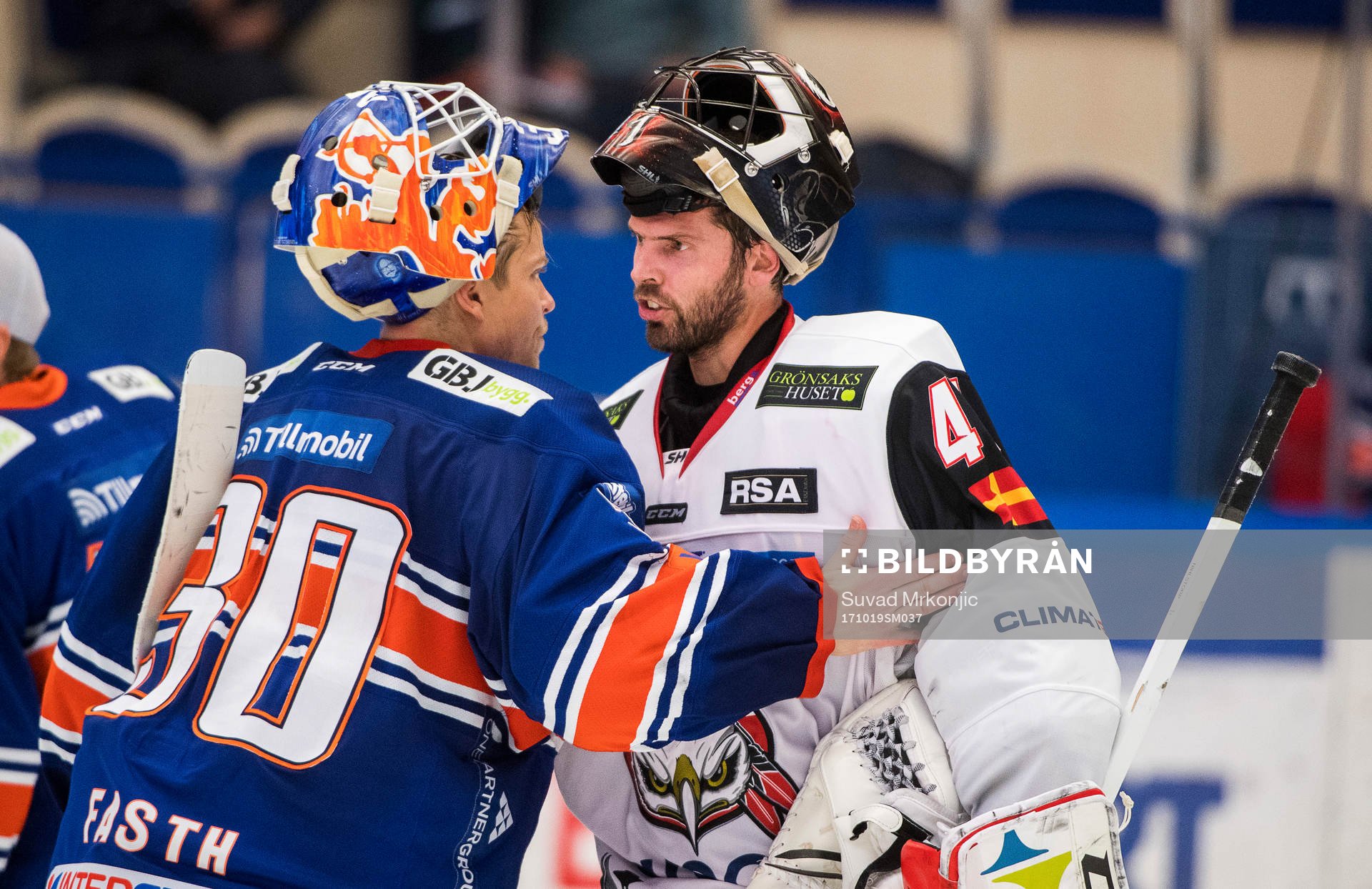 Växjös målvakt Viktor Fasth och Malmö Redhawks målvakt