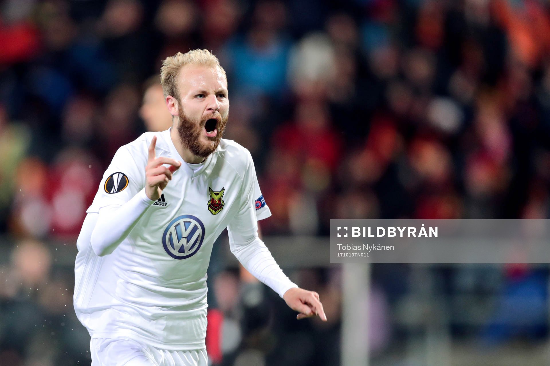 Östersunds Curtis Edwards jublar efter 2-1 under fotbollsmatchen i Europa League mellan Östersund och Athletic Bilbao den 19 oktober 2017 i Östersund.