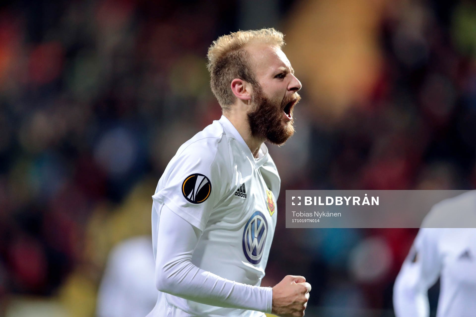 Östersunds Curtis Edwards jublar efter 2-1 under fotbollsmatchen i Europa League mellan Östersund och Athletic Bilbao den 19 oktober 2017 i Östersund.