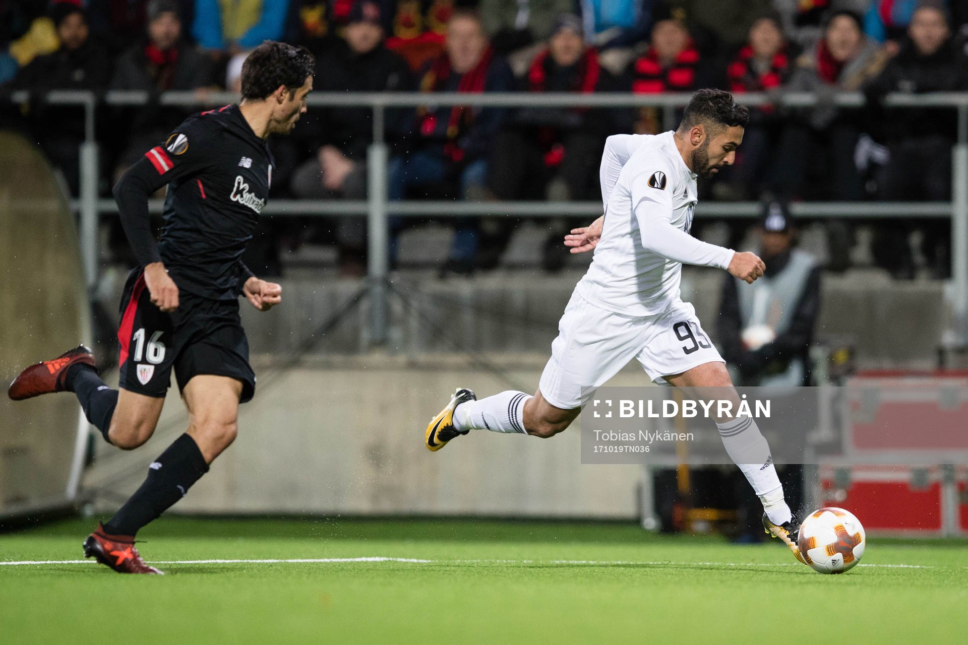 Östersunds Saman Ghoddos mot Athletic Bilbaos Xabier