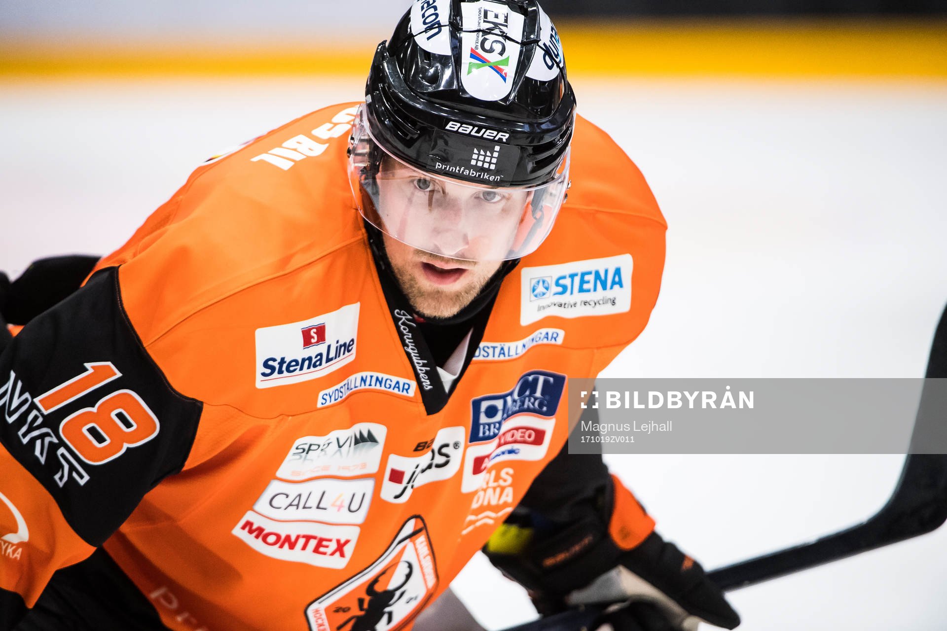 Karlskronas Emil Larsson  innan en tekning