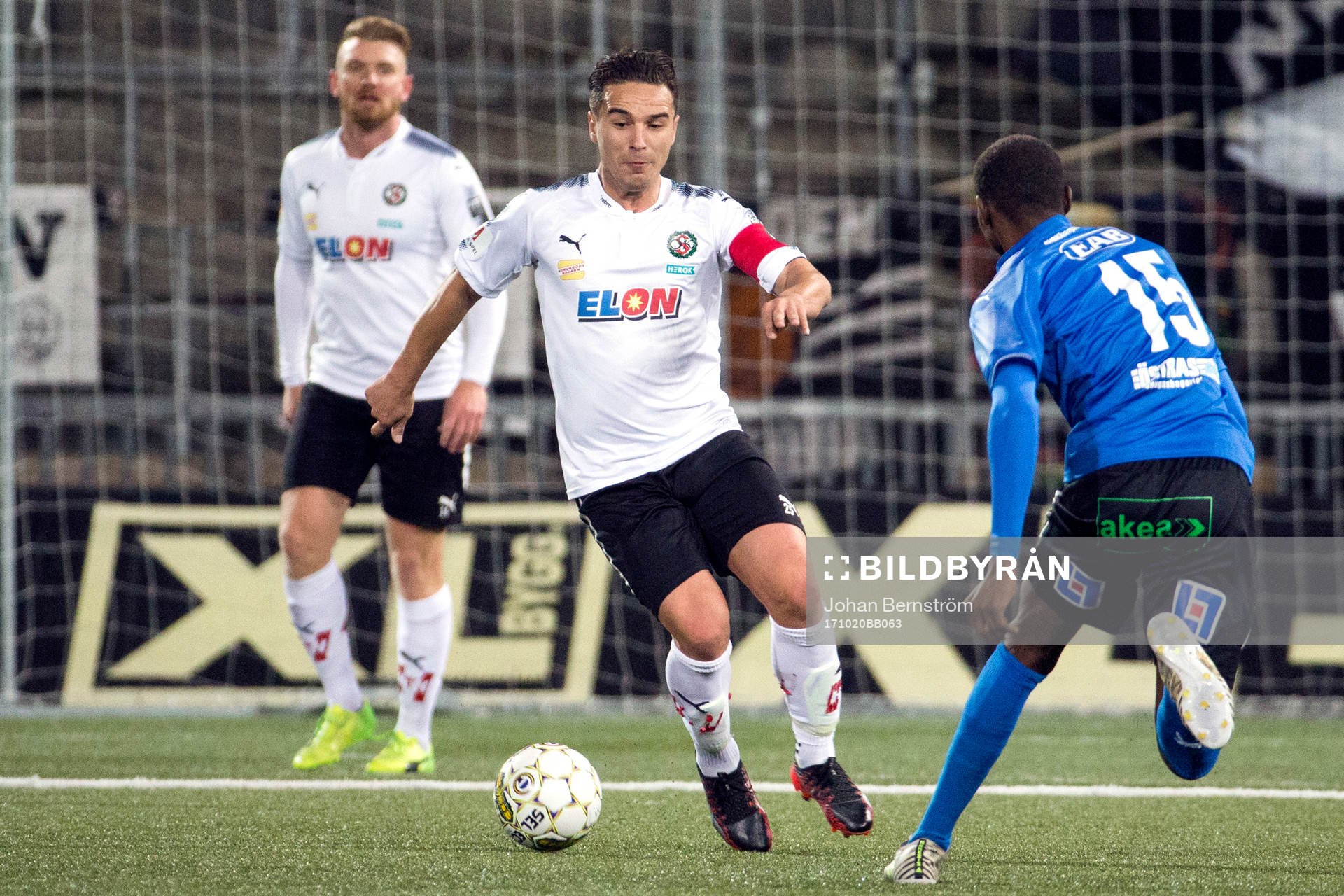 Örebros Nordin Gerzic och Halmstads Aboubakar Keita