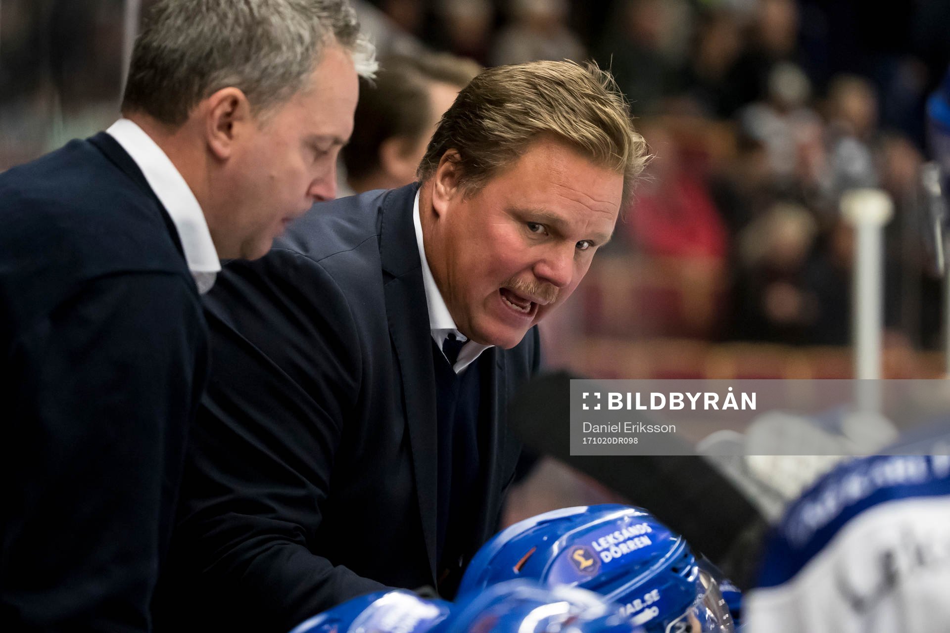 Leksands tränare Leif Carlsson  i ishockeymatchen i