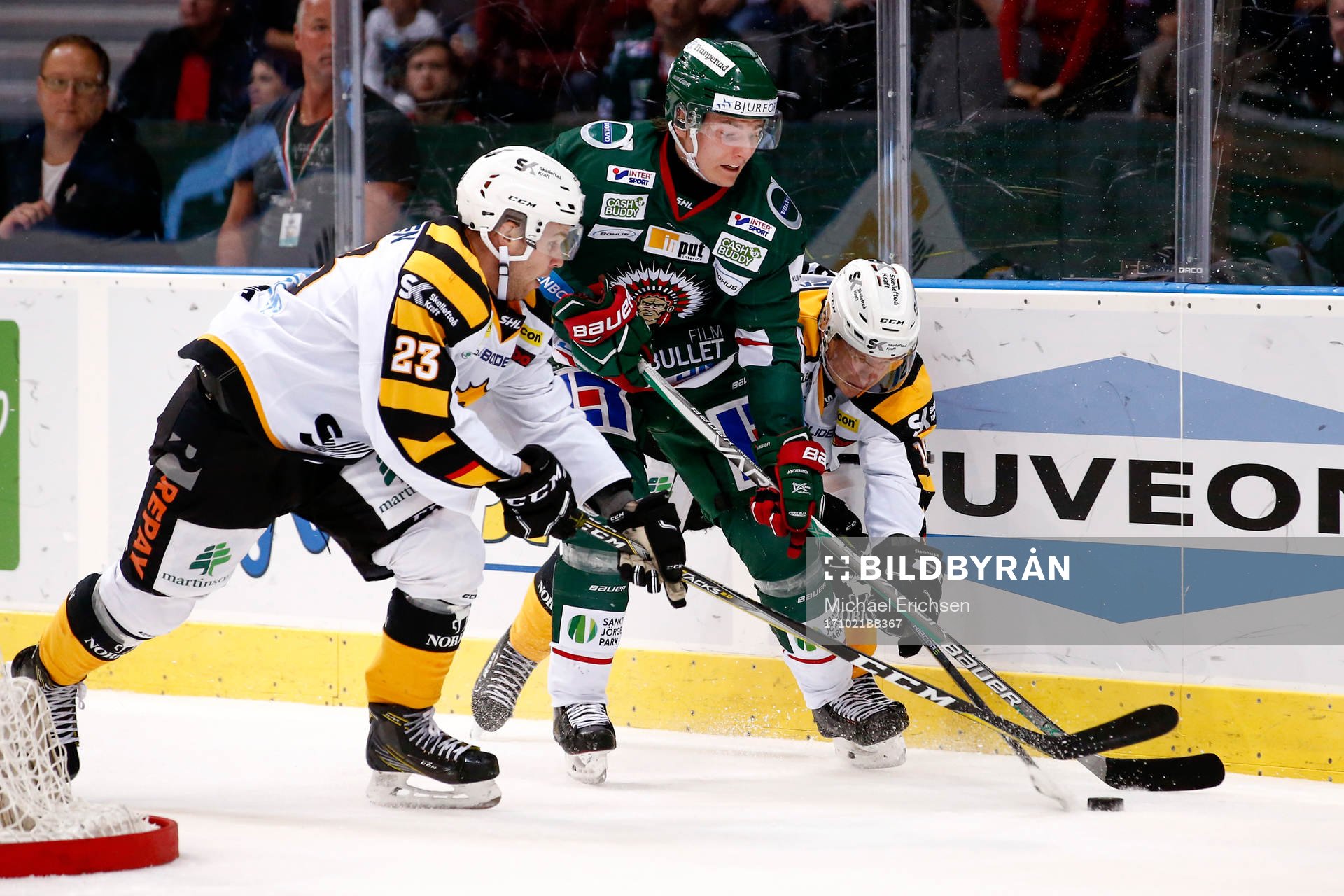 Skellefteås Mark Katic och Frölundas Lias Andersson i