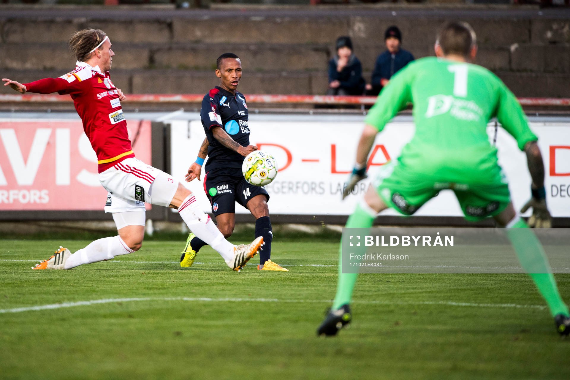 Degerfors Hampus Zackrisson och Helsingborgs Bradley
