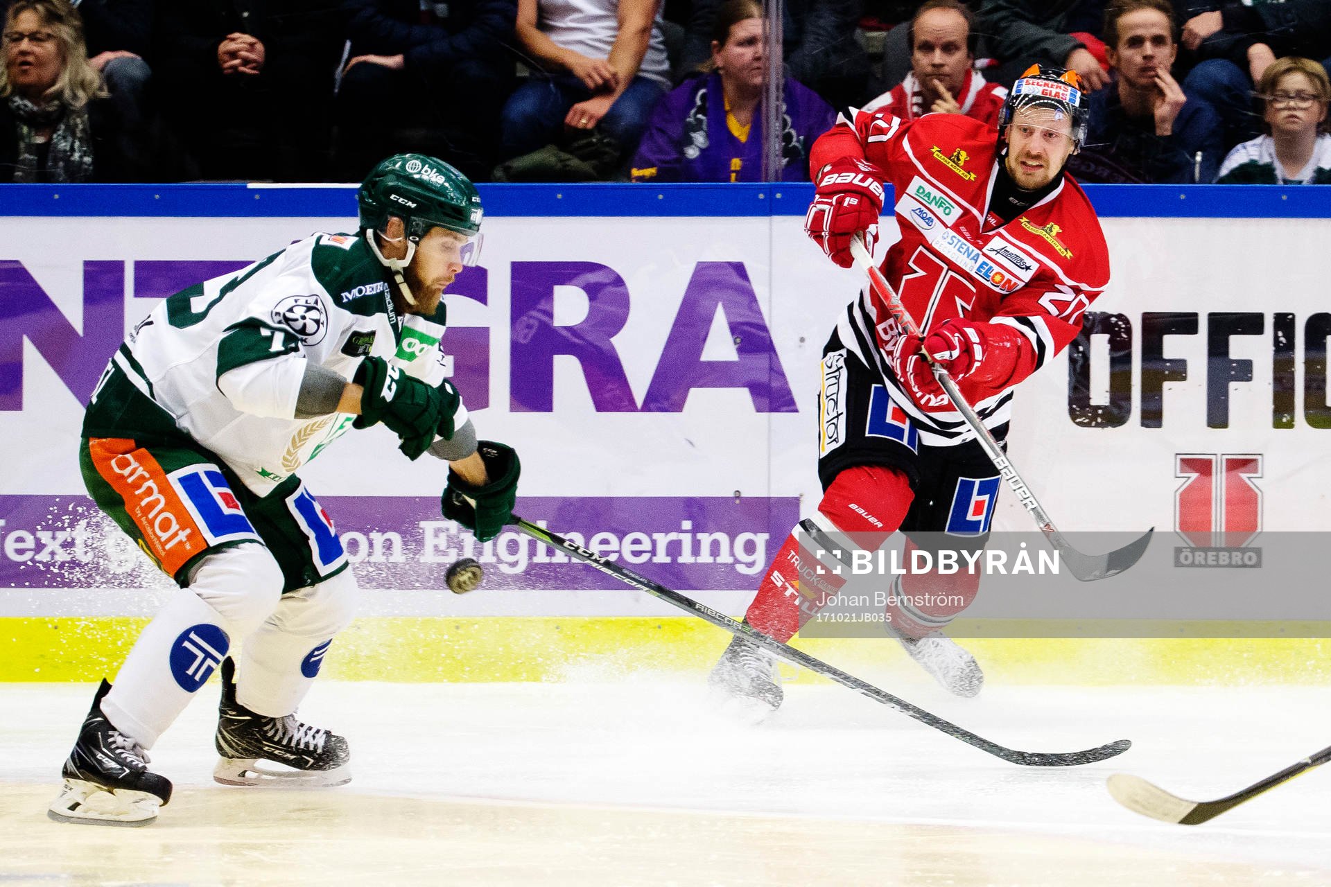 Färjestads Rasmus Asplund och Örebros Marcus Weinstock