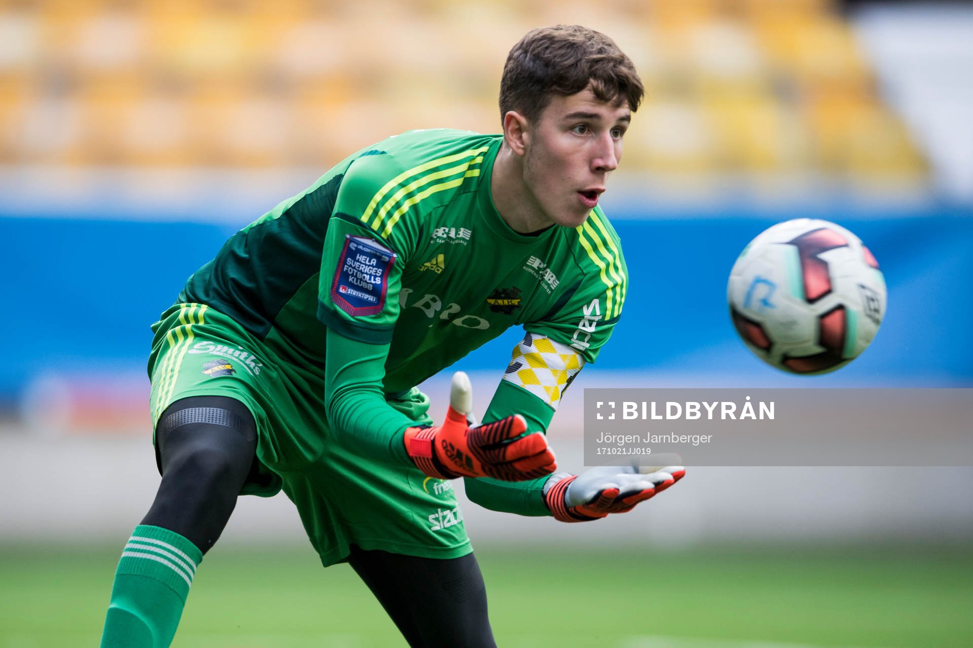 AIK’s målvakt Samuel Brolin under fotbollsmatchen i U17 slutspelet mellan Elfsborg och AIK den 21 oktober 2017 i Borås.